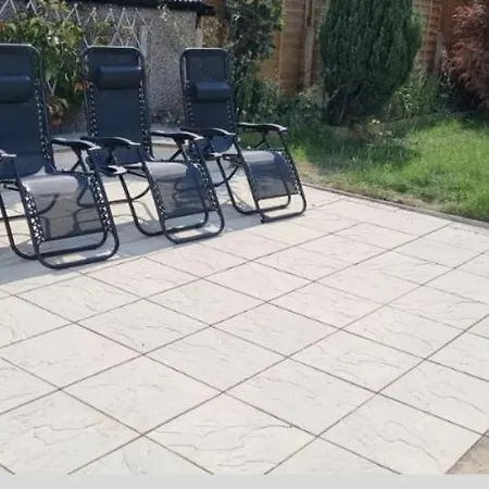 Deluxe Double Bedroom With Private Bathroom, Parking And Wifi Bed & Breakfast Leeds (West Yorkshire)